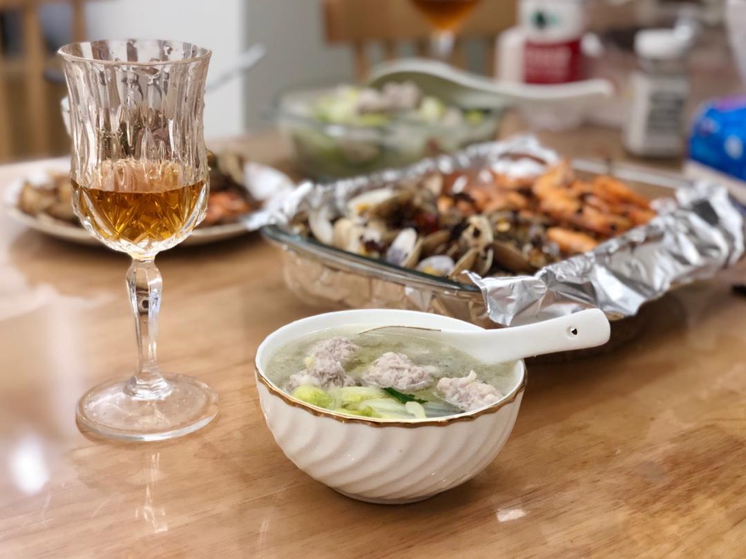 白菜丸子粉丝汤