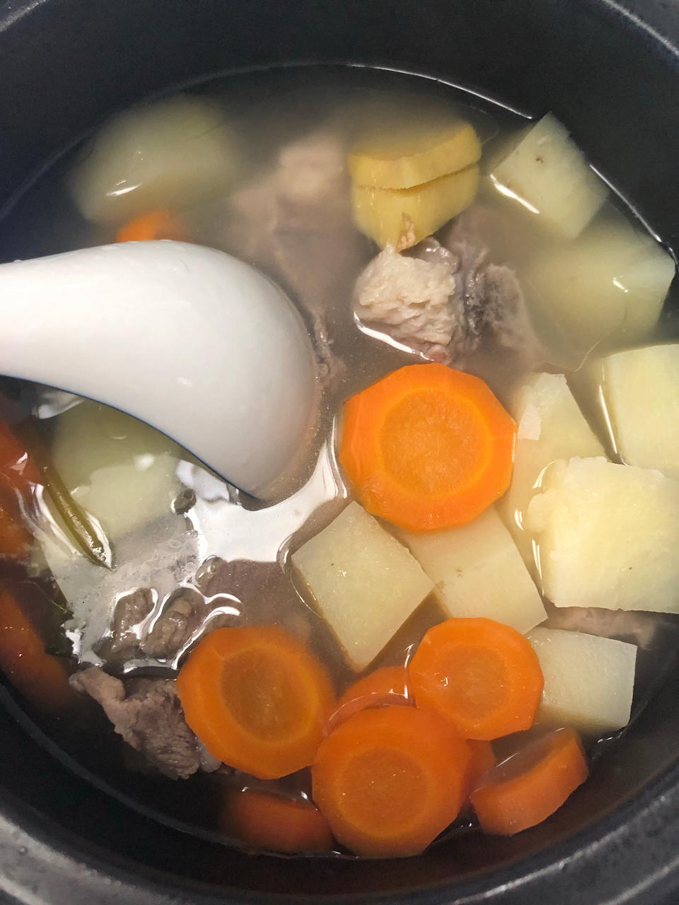 土豆胡萝卜排骨汤