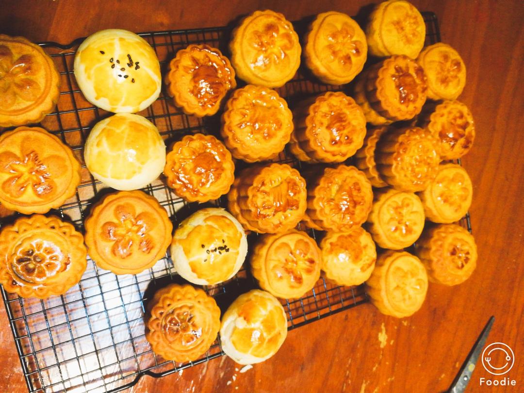广式月饼——蛋黄莲蓉月饼