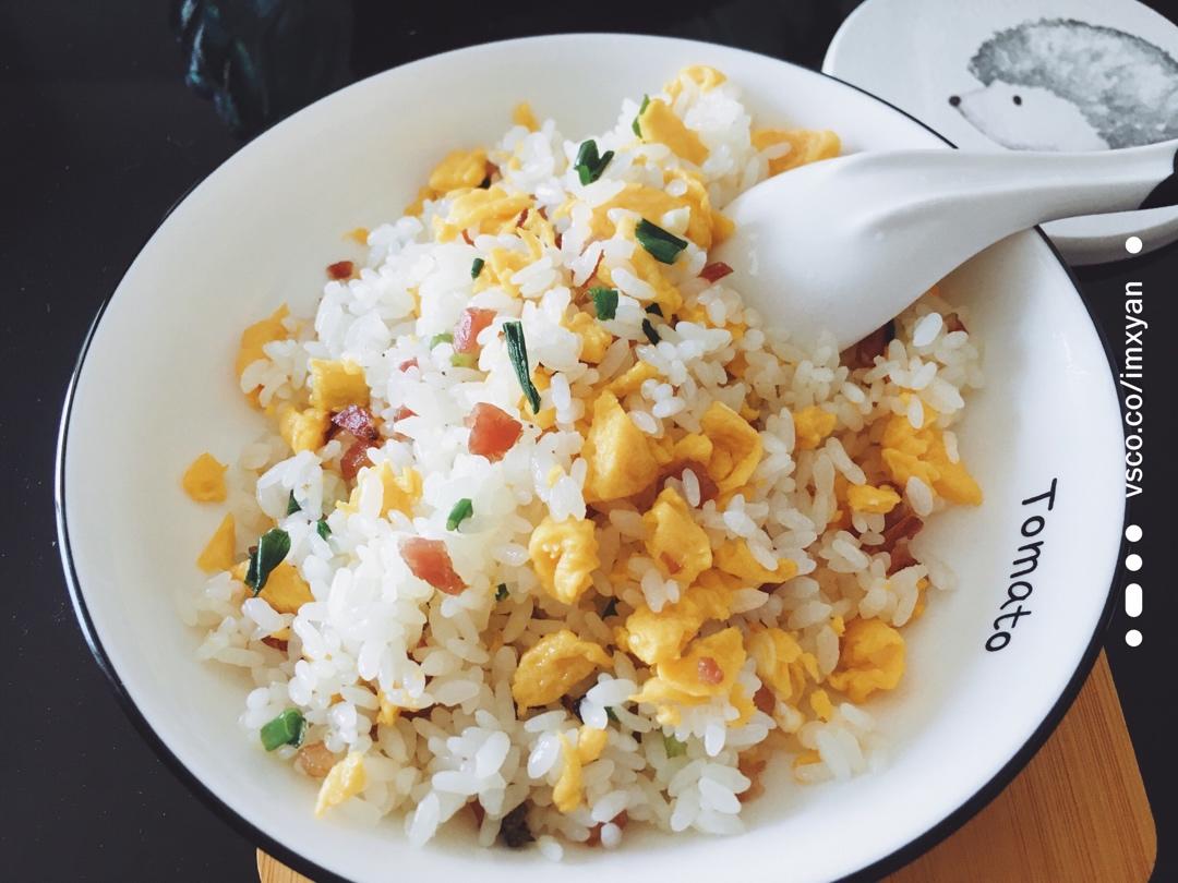 香肠鸡蛋炒饭