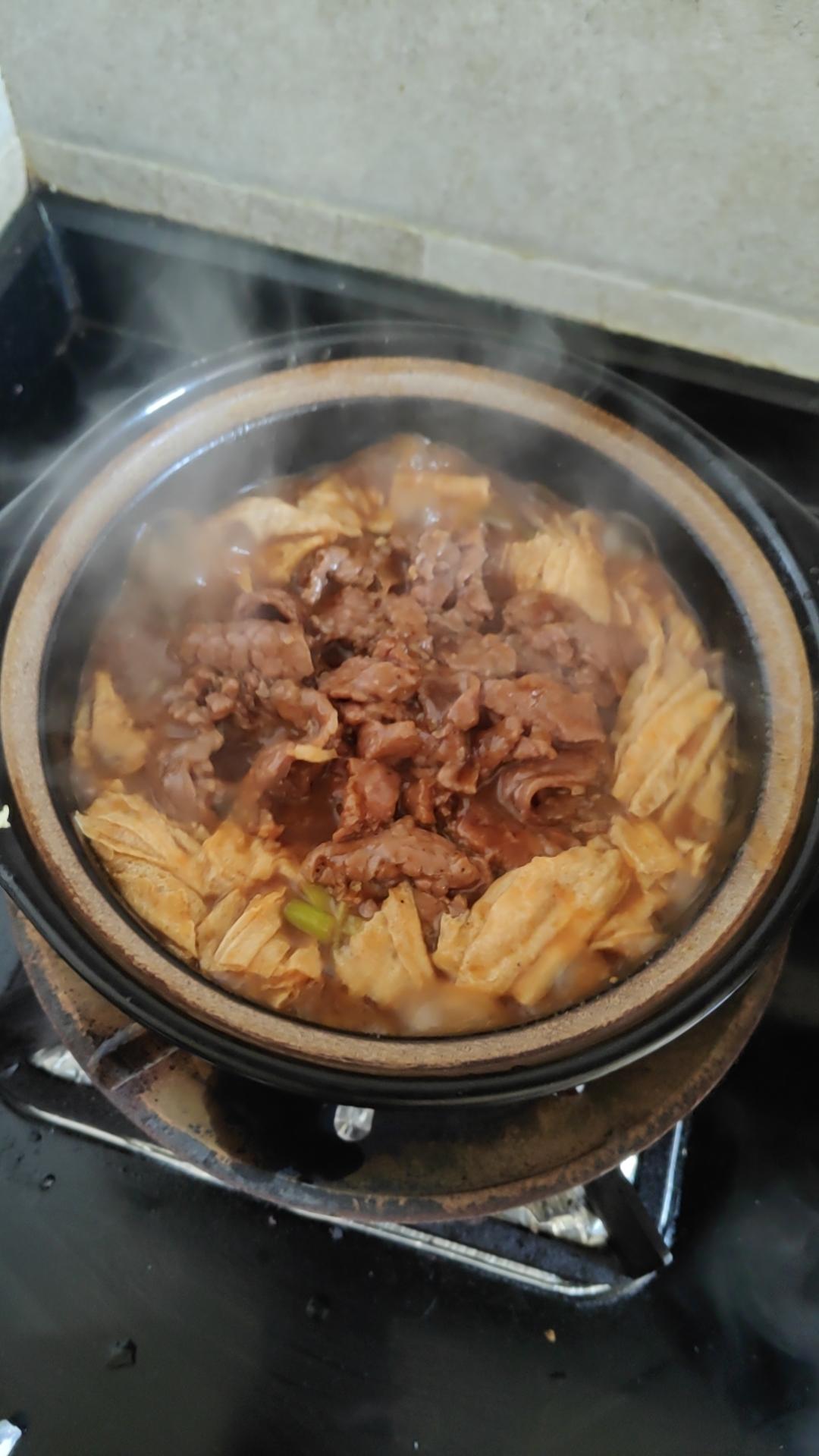 牛肉腐竹番茄煲