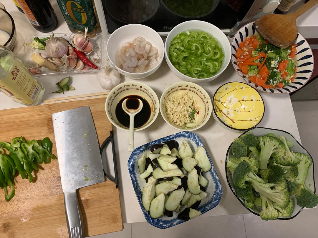 凉拌苦瓜(色碧、味脆)
