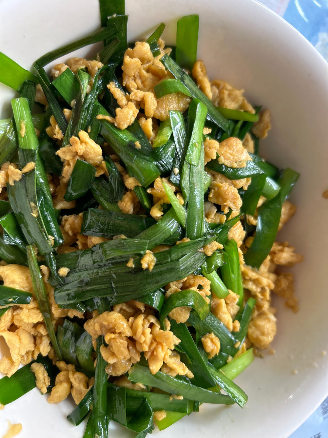 简易版韭菜炒鸡蛋（鸡蛋味道非常鲜嫩）