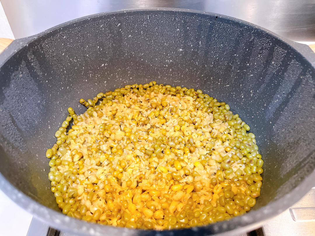 绿豆冰棒(附煮绿豆不变色技巧)
