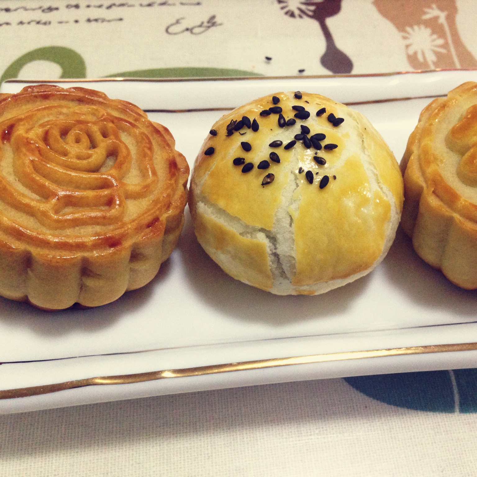 广式月饼—蛋黄莲蓉月饼