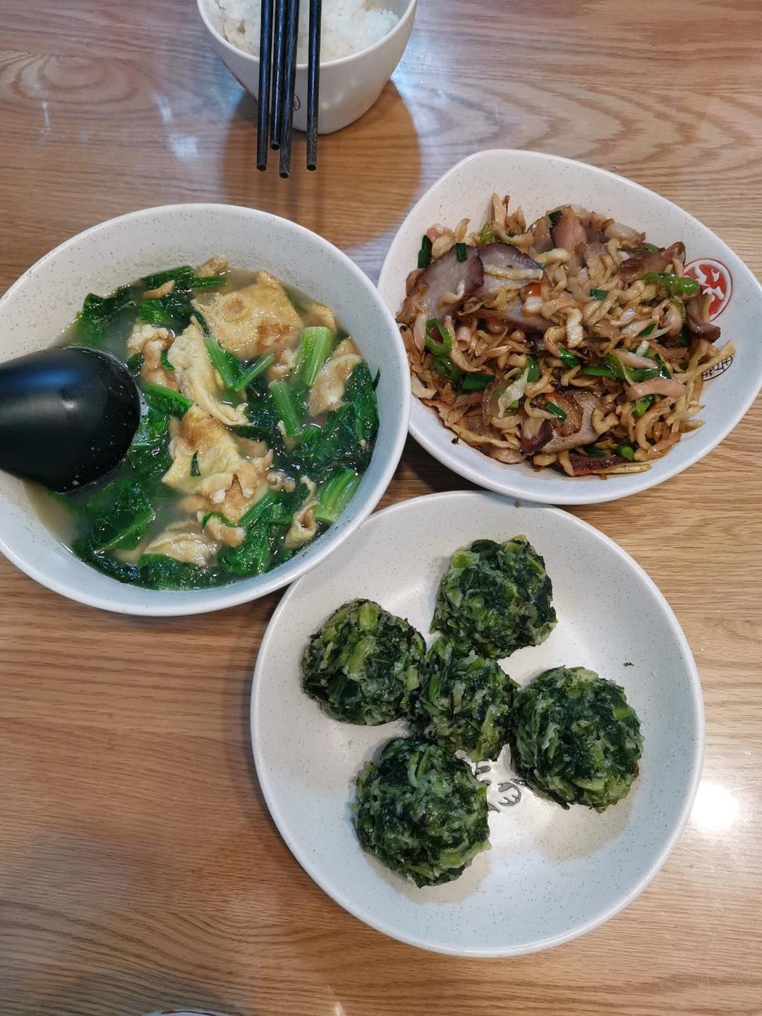 莴笋叶蛋皮汤