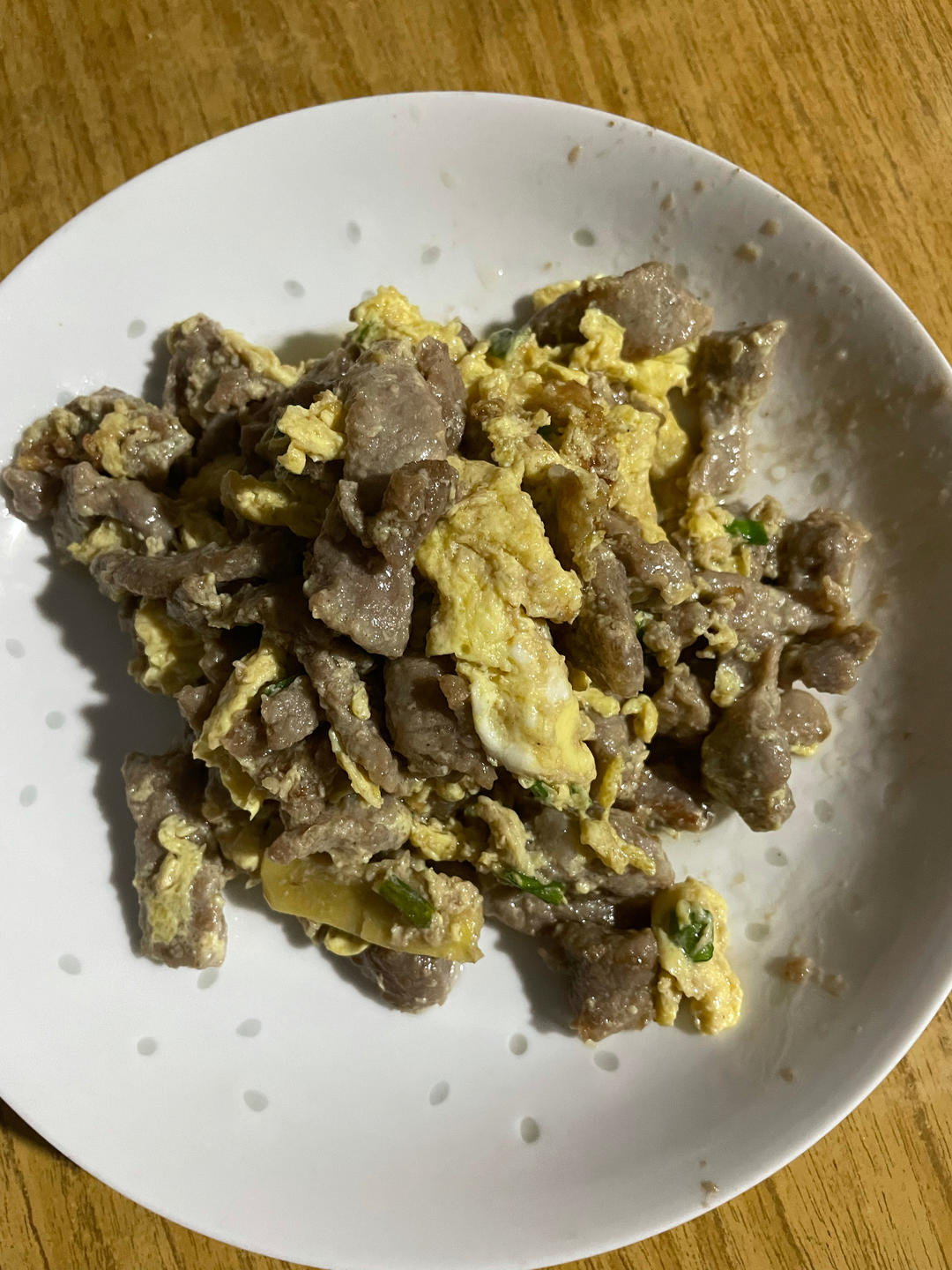 滑蛋牛肉，牛肉滑嫩，鸡蛋松软