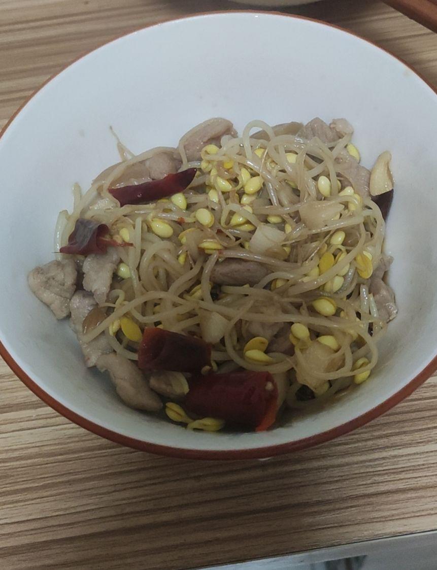 黄豆芽炒肉丝