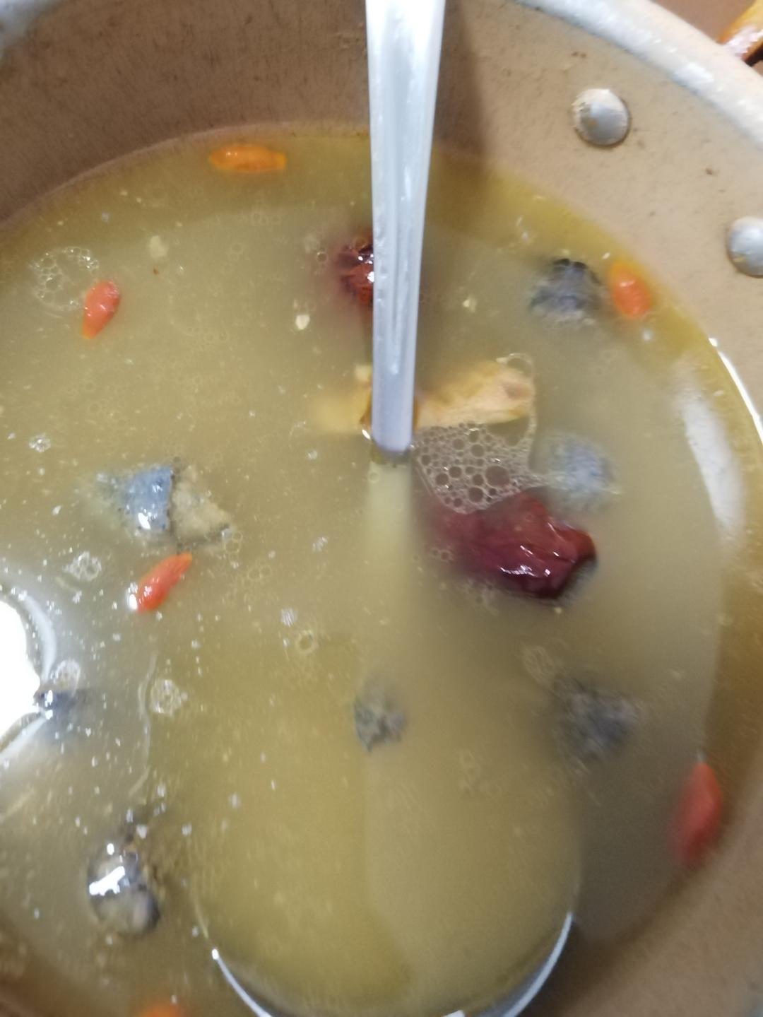 补血补气乌鸡汤