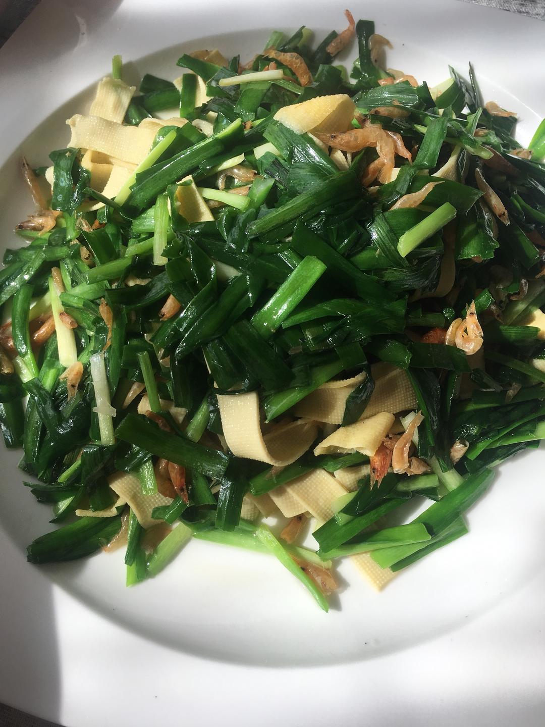 韭菜干豆腐的做法