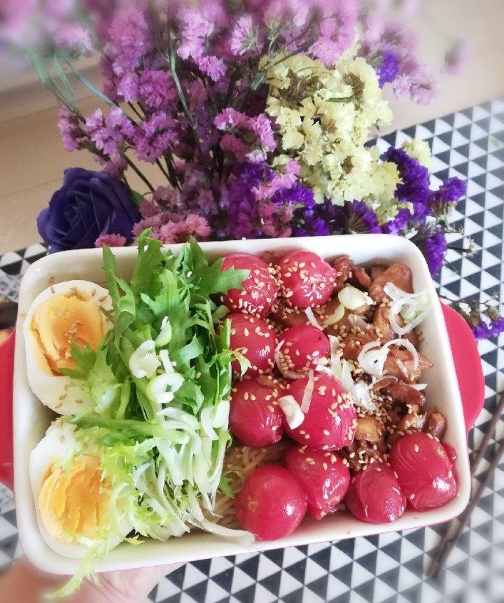 想不好吃都难的——酸甜清爽青柠鸡胸肉凉面！gif小动图