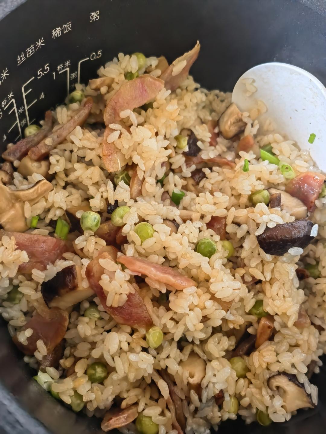 懒人必备～电饭煲腊肠焖饭