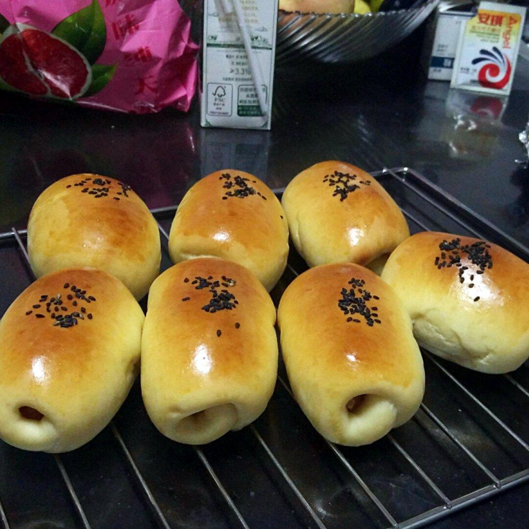 火腿肉松面包卷