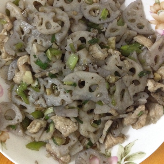 莲菜炒肉片
