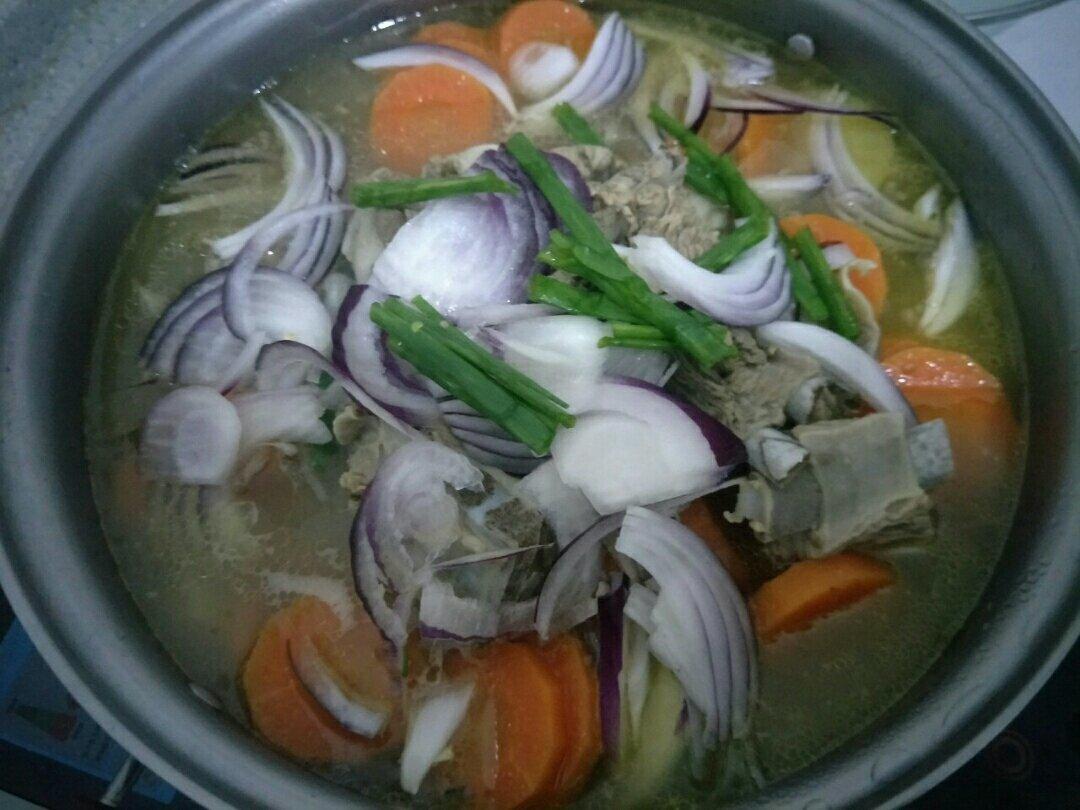 清炖羊肉汤