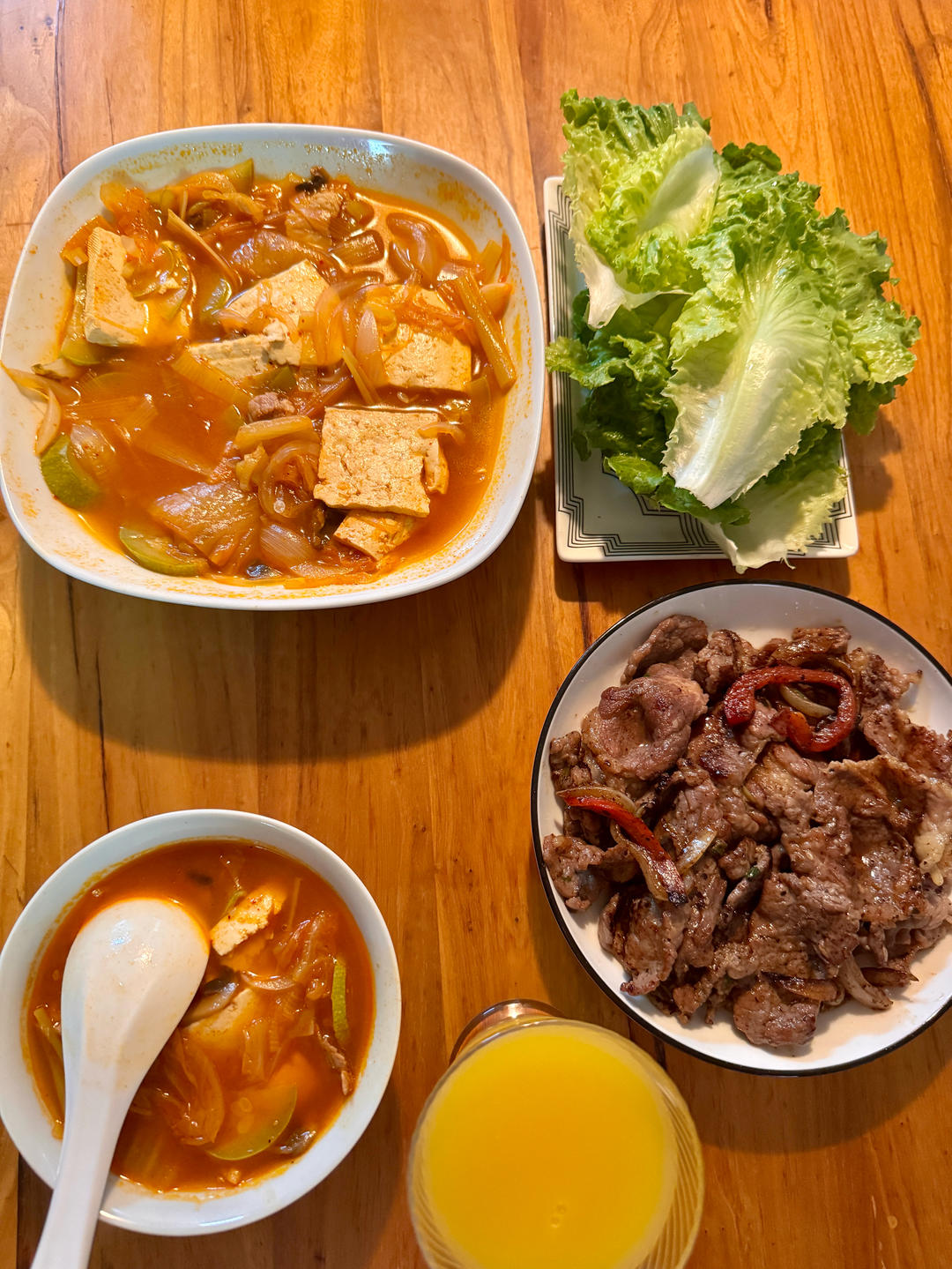 韩式泡菜豆腐锅/辣白菜豆腐汤