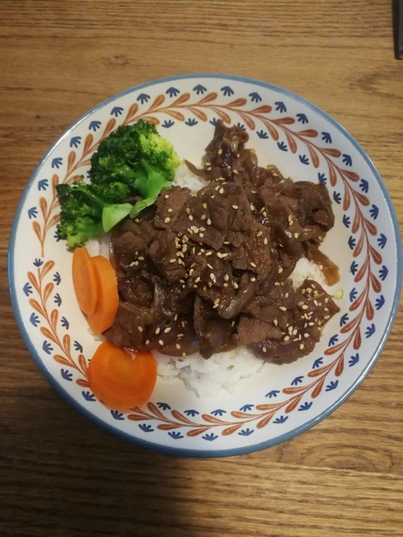 白巧克力j做的吉野家牛肉饭(牛丼)