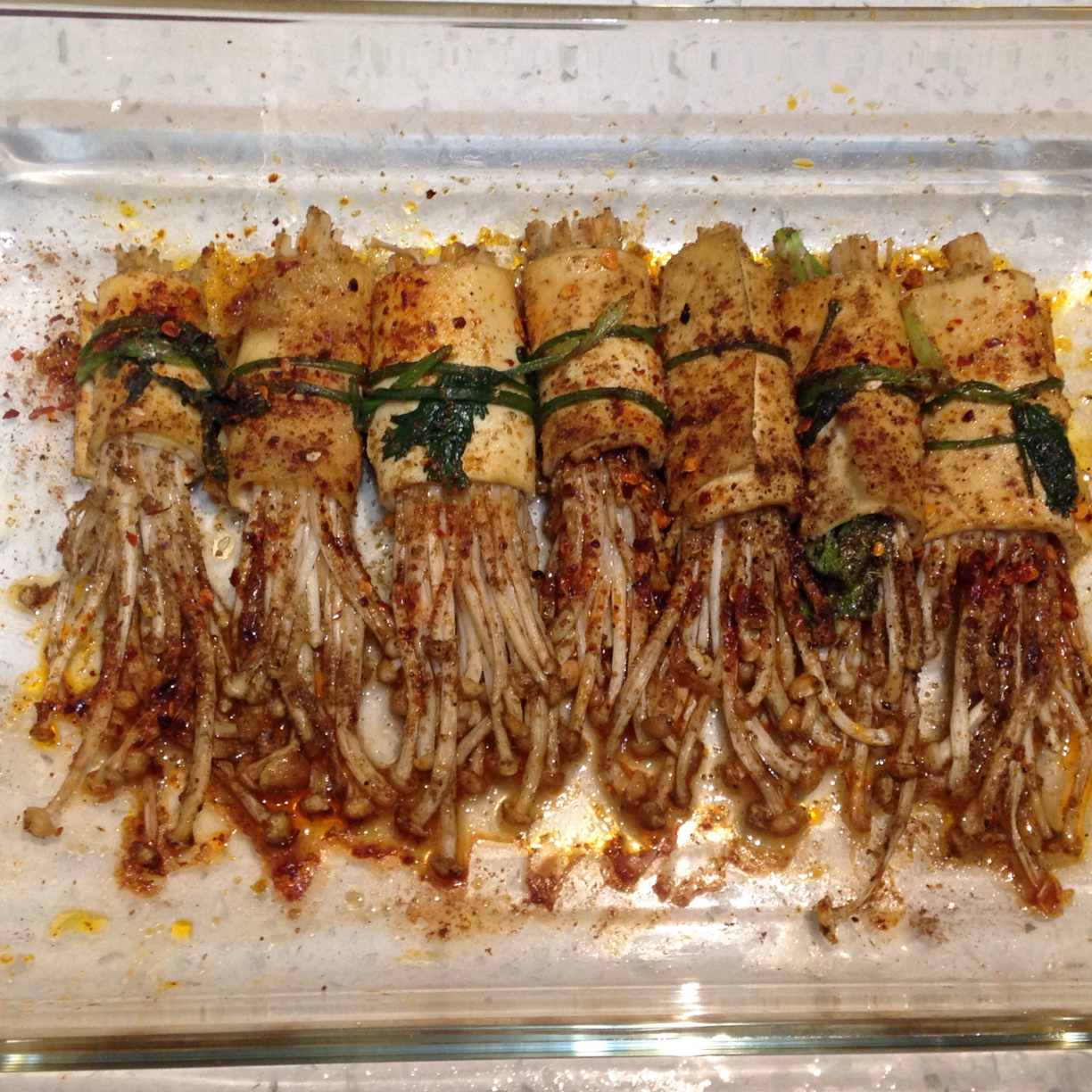 烤豆腐皮卷金针菇