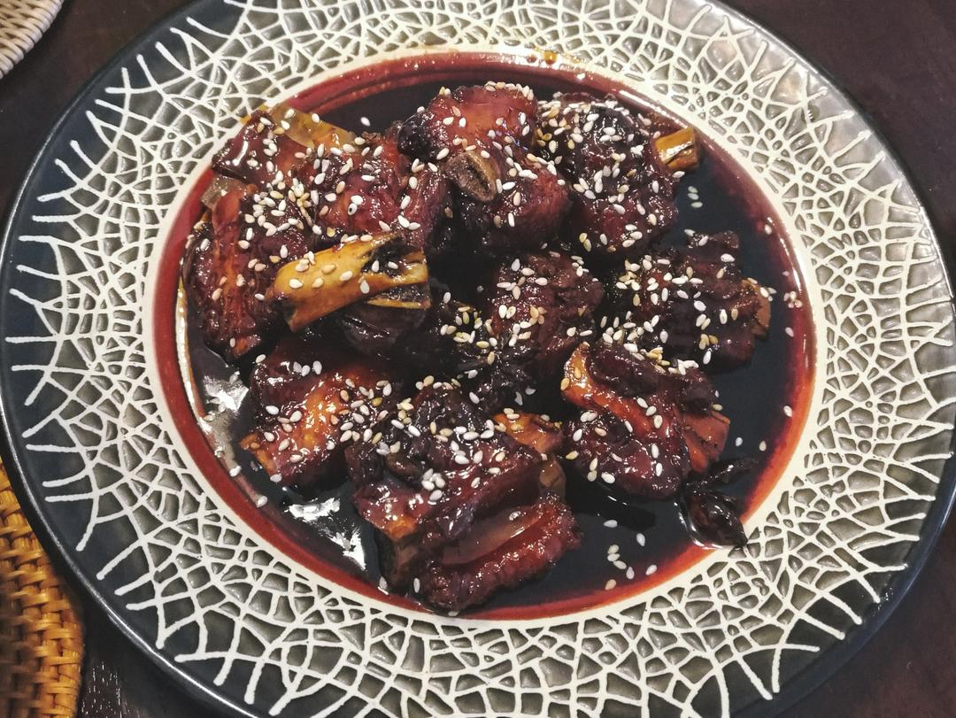 糖醋排骨（炒糖色）的做法