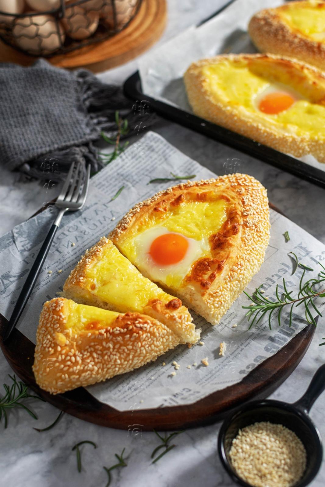 🍳太阳蛋披萨船｜超简单整形方法！好看又好吃🍕