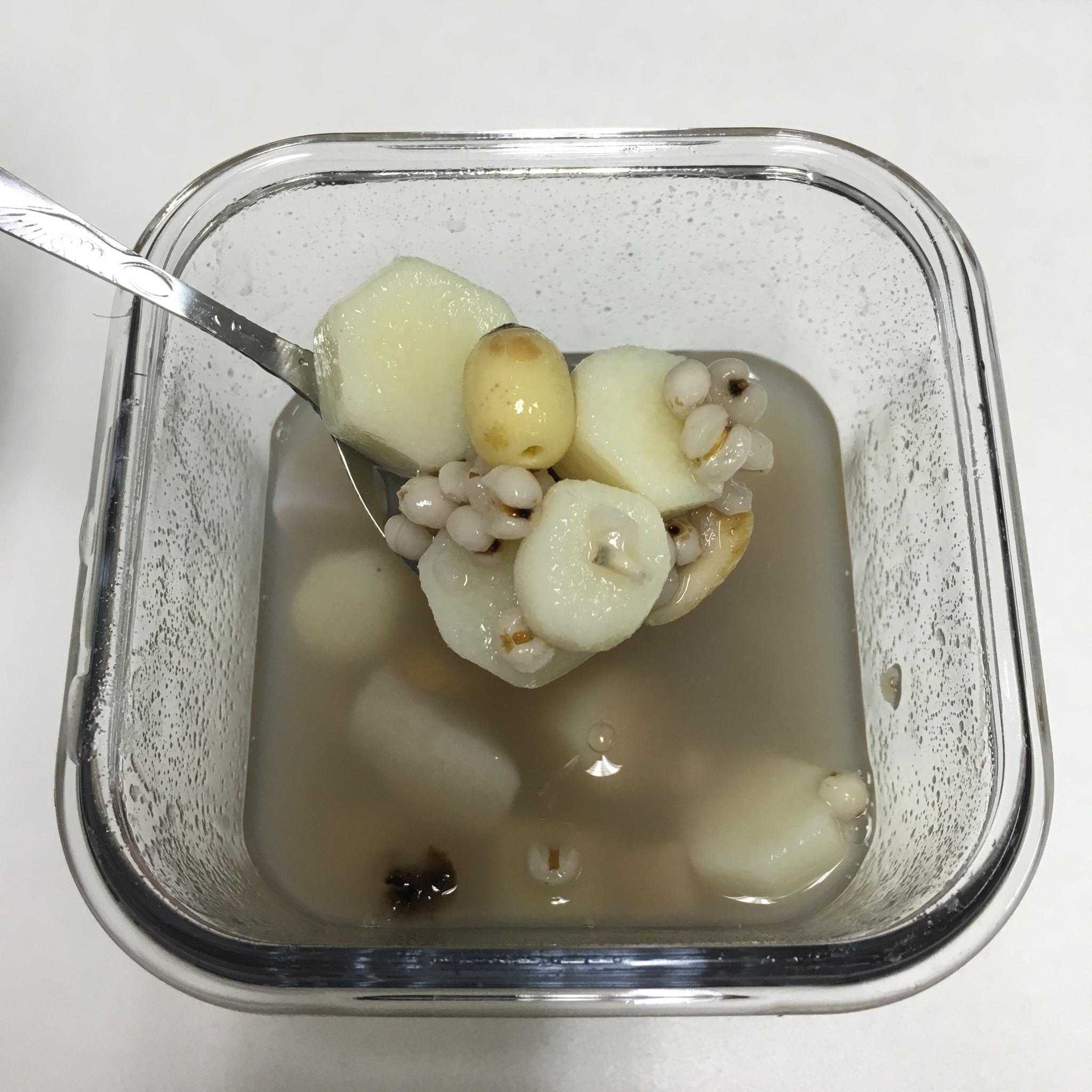 鲜芋薏米山药汤的做法
