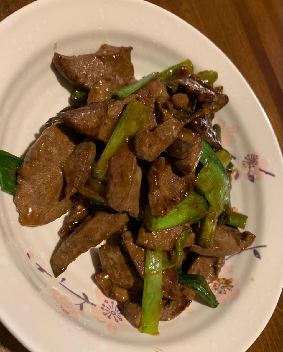 爆炒猪肝（猪肝这样做才好吃😋）