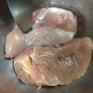 烤鸡胸肉（减肥食）的做法 步骤1