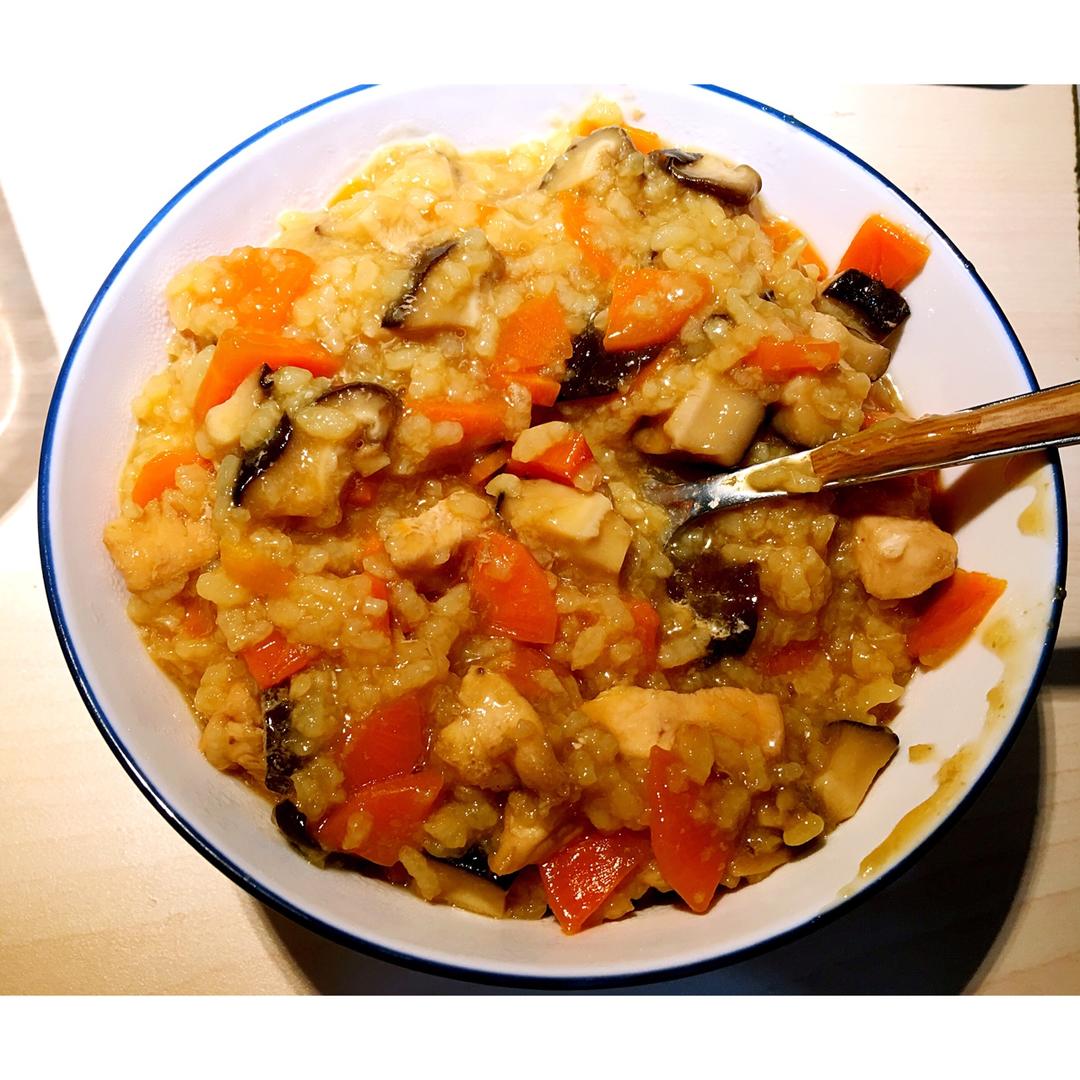 香菇鸡肉焖饭