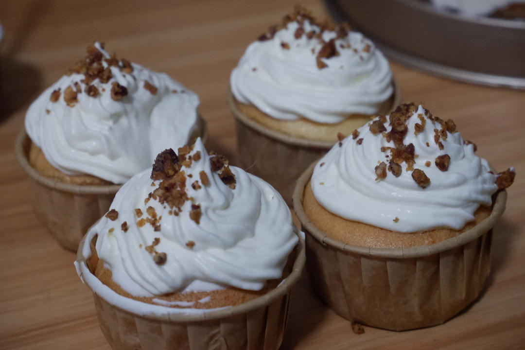 纸杯蛋糕 8寸戚风蛋糕的量