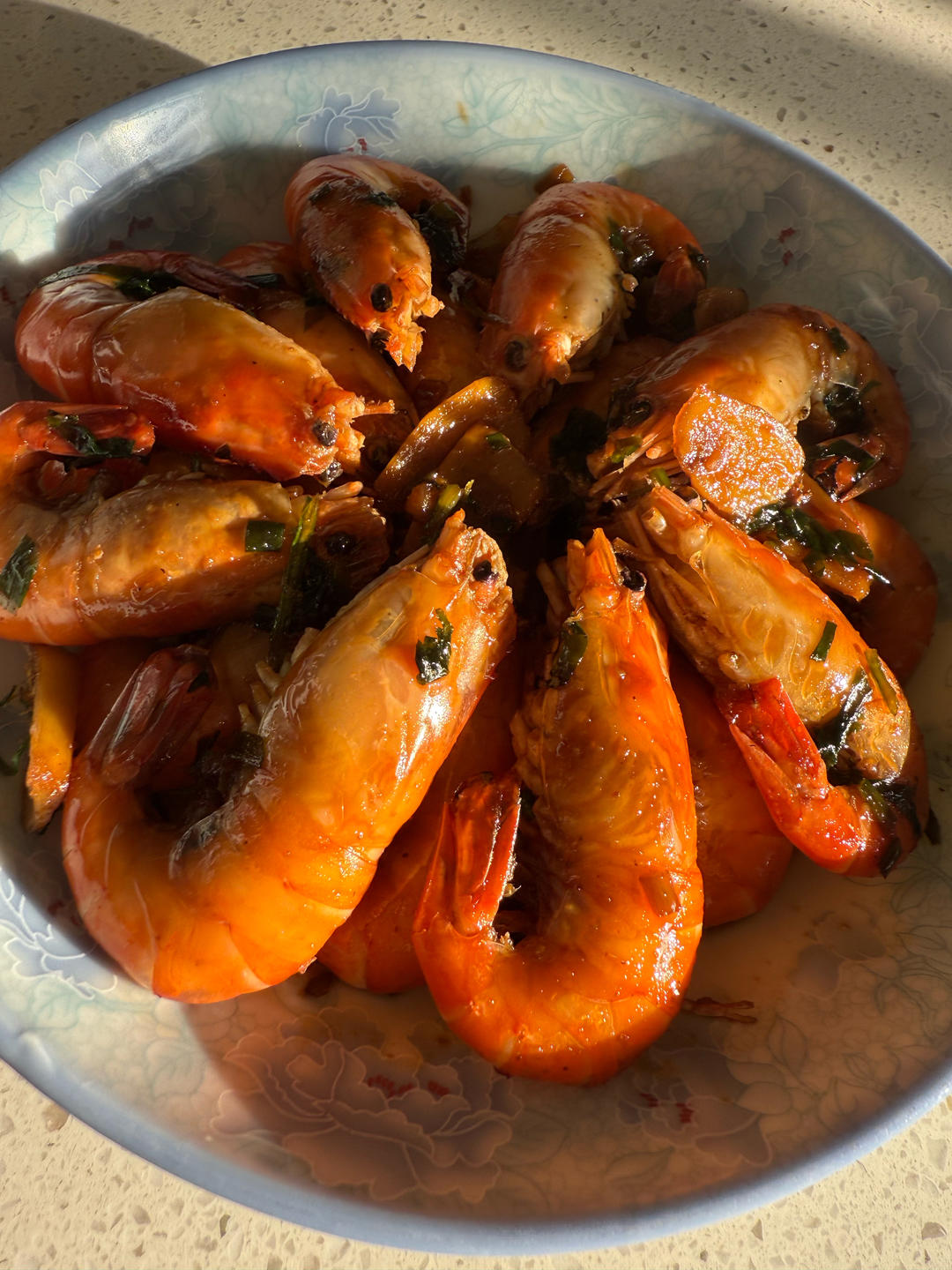 好吃到舔手的蒜爆罗氏虾（零失败，巨好吃)