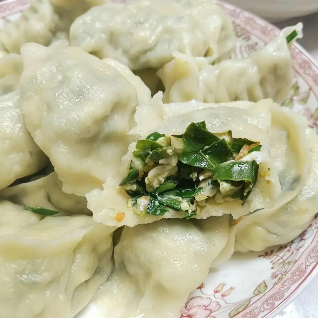 槐花韭菜鸡蛋虾皮饺子