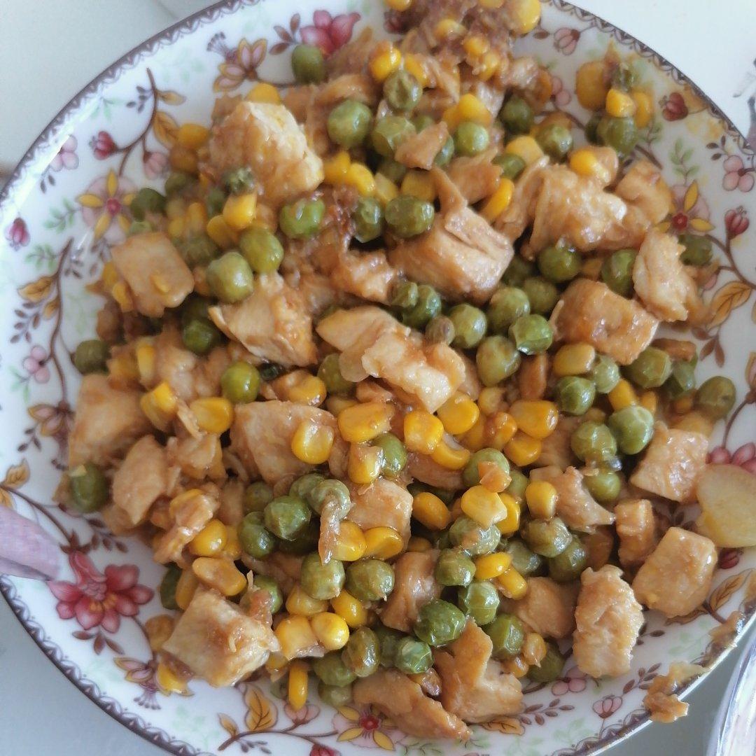 豌豆玉米胡萝卜鸡胸肉丁