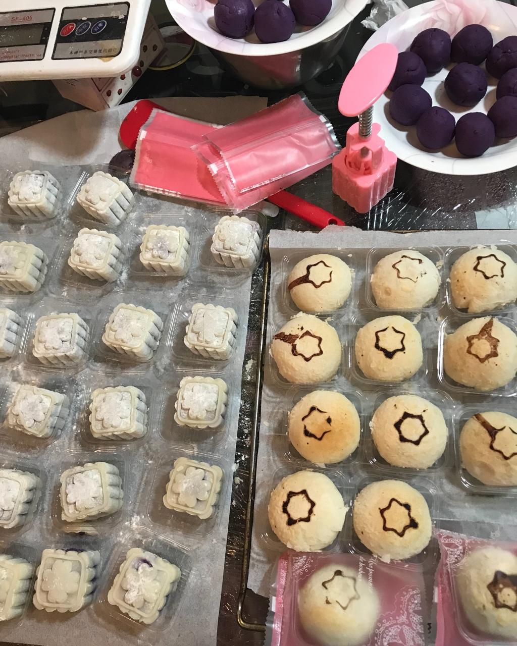 金沙板栗麻薯肉松酥皮月饼（霸王酥）