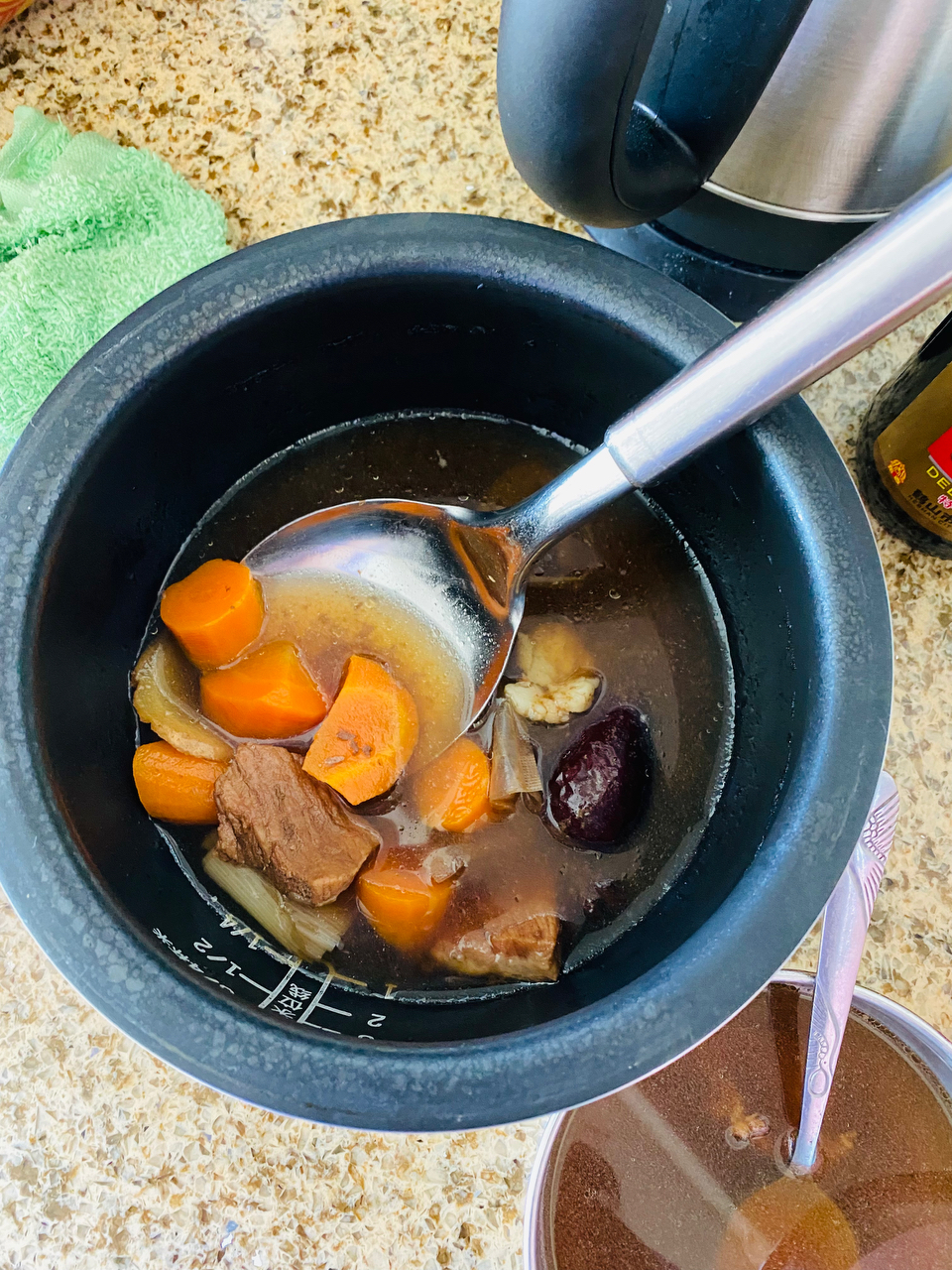 牛肉炖萝卜汤
