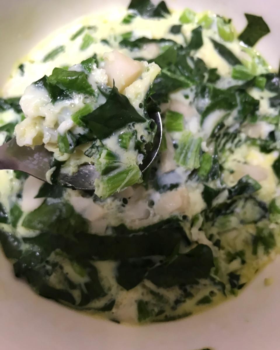 蘸汁菠菜鸡蛋糕——春季养生多吃菠菜