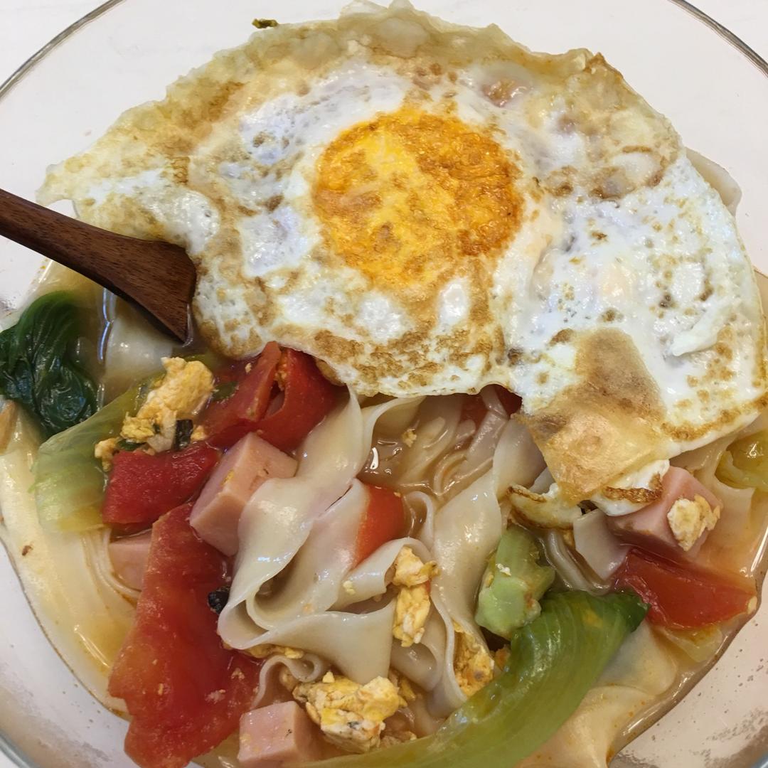 菠菜鸡蛋面
