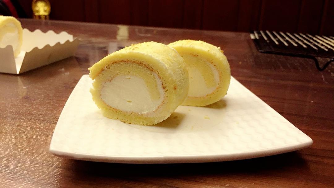 戚风奶油蛋糕卷