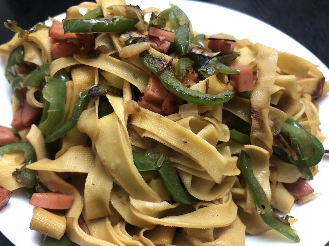 青椒豆皮炒肉丝