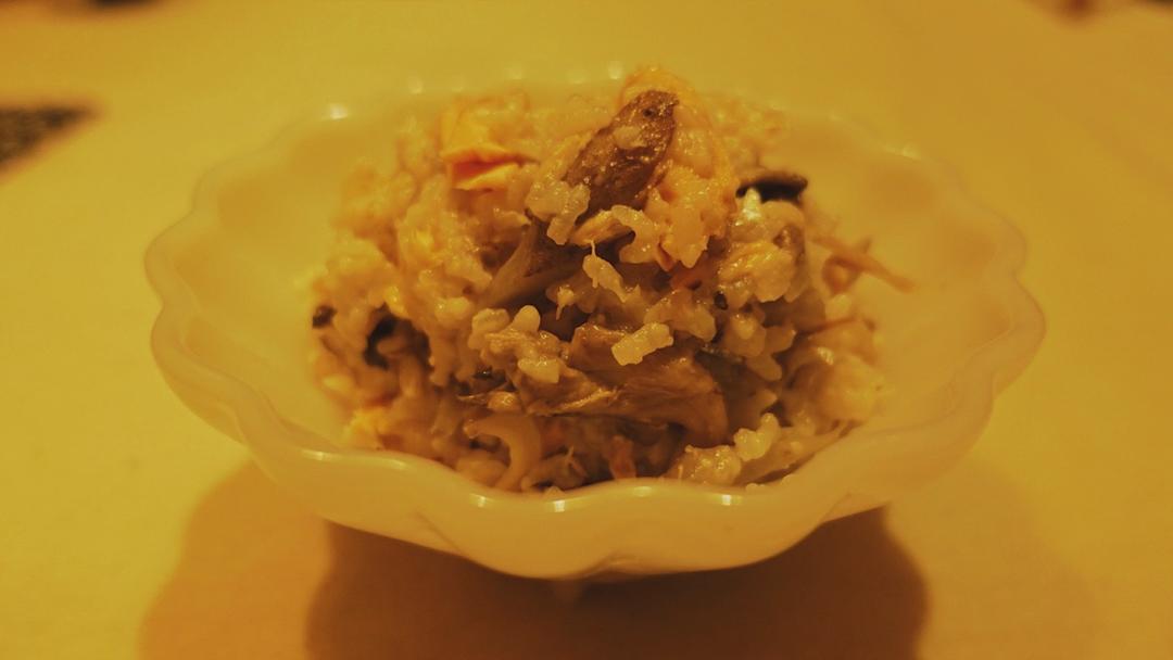 鲑鱼舞茸牛蒡焖饭&榨菜笋丝炒蛋&猪肉味噌汤【昨日的美食】