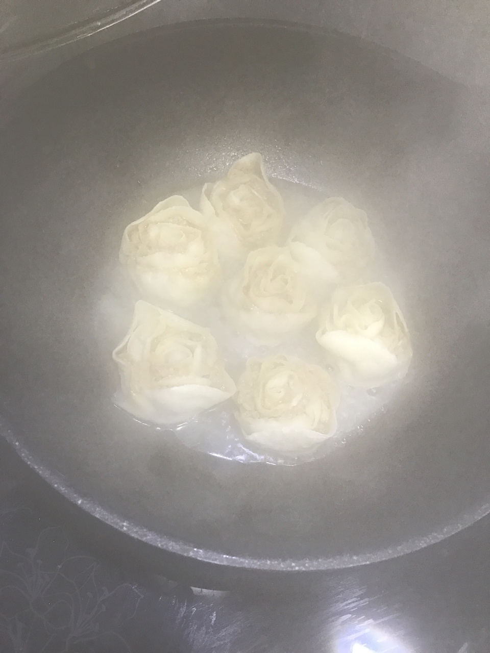 玫瑰花煎饺的做法 步骤5