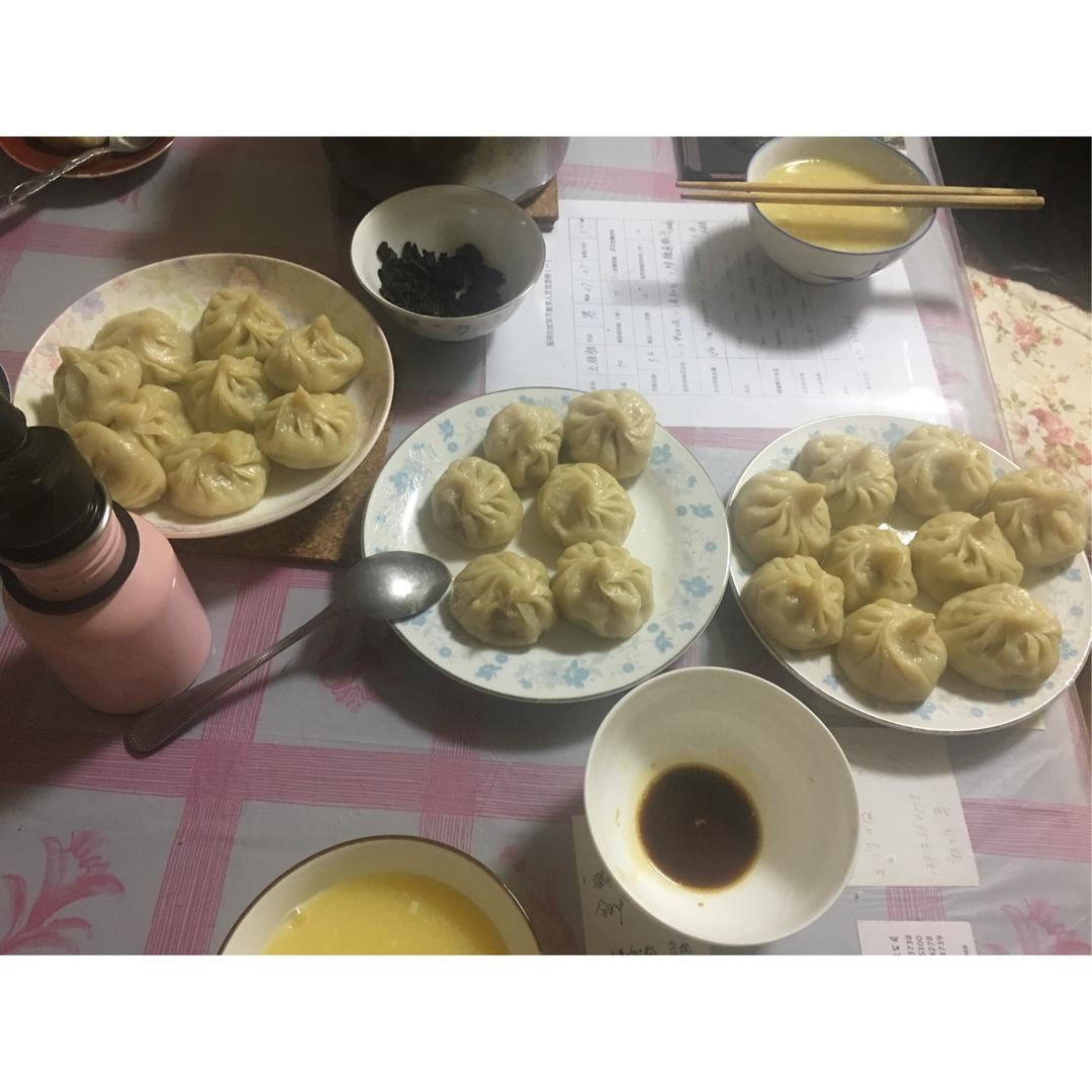 灌汤小笼包