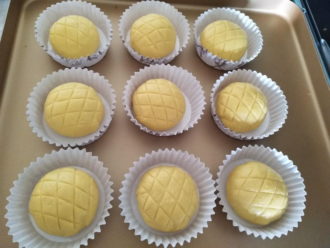 好吃到炸裂的港式菠萝包（附带制作酥皮的小视频）