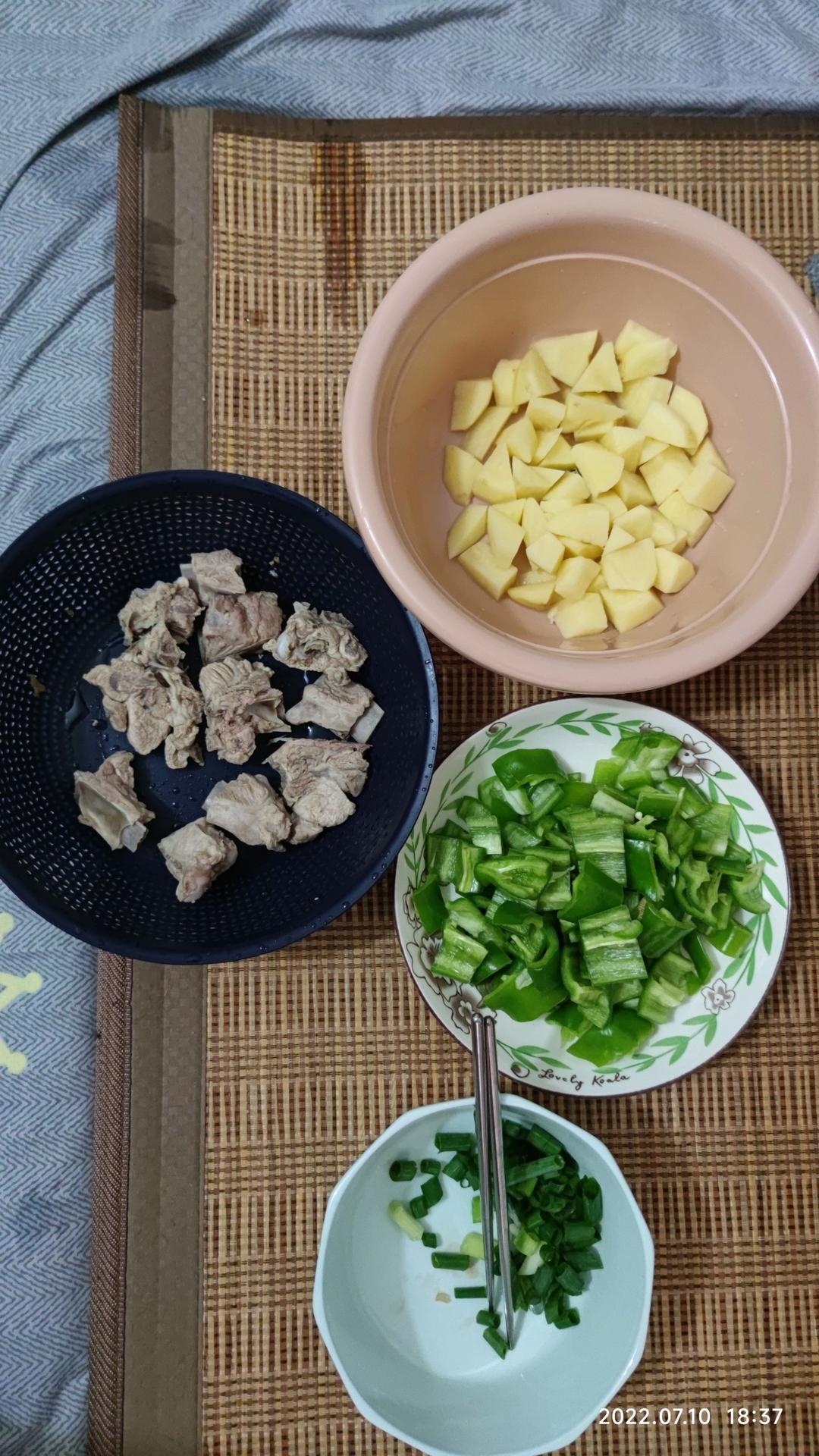 土豆排骨（超好吃）