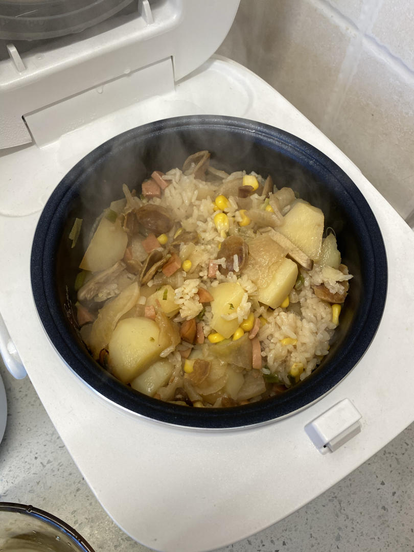 香肠土豆闷饭