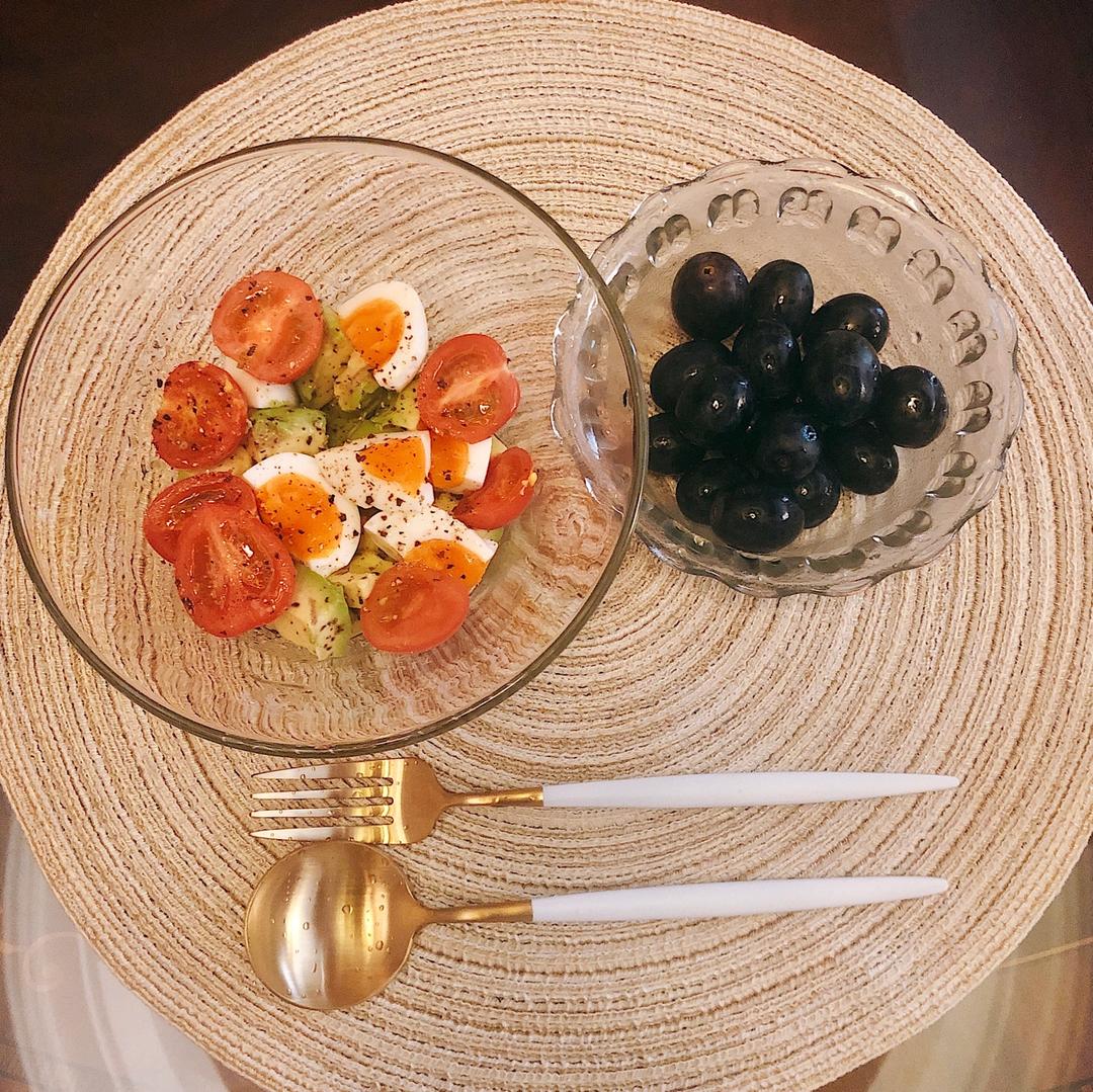 早餐之牛油果鸡蛋沙拉