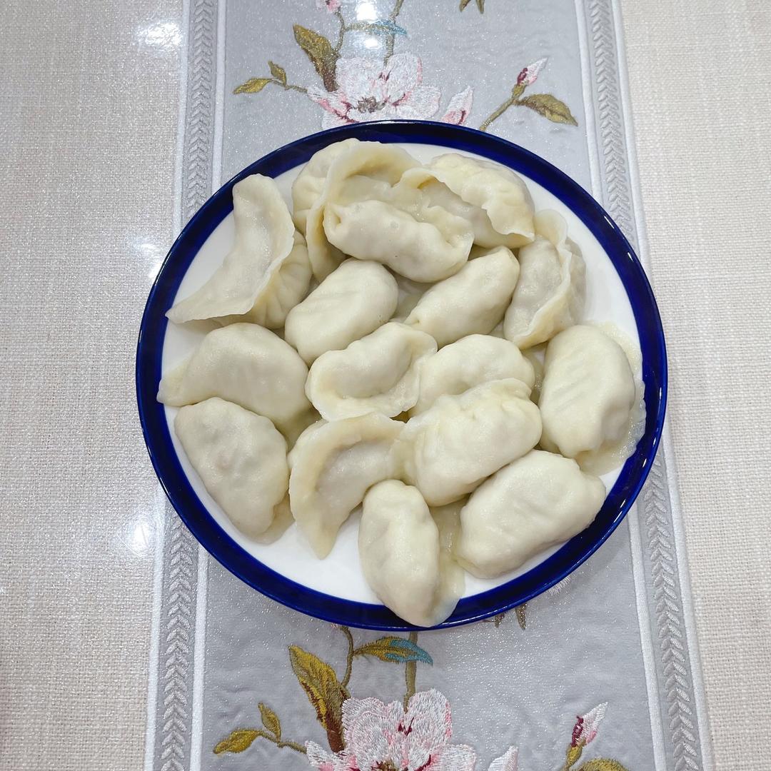猪肉酸菜馅水饺的做法