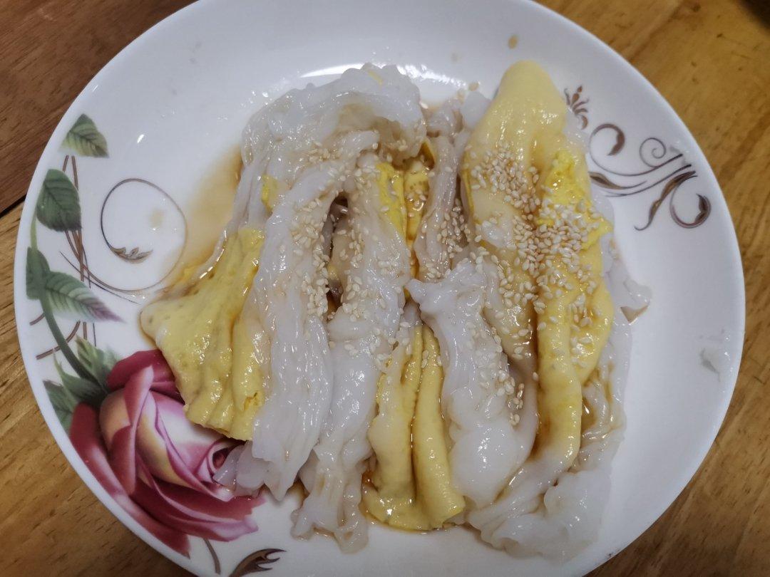 肠粉技术，从  酱汁  到  粉皮  到  蒸制  (网红肠粉一条龙最详细的做法，用此方子开店不是问题)。