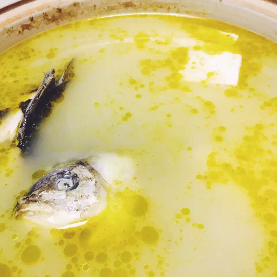 鲫鱼豆腐汤
