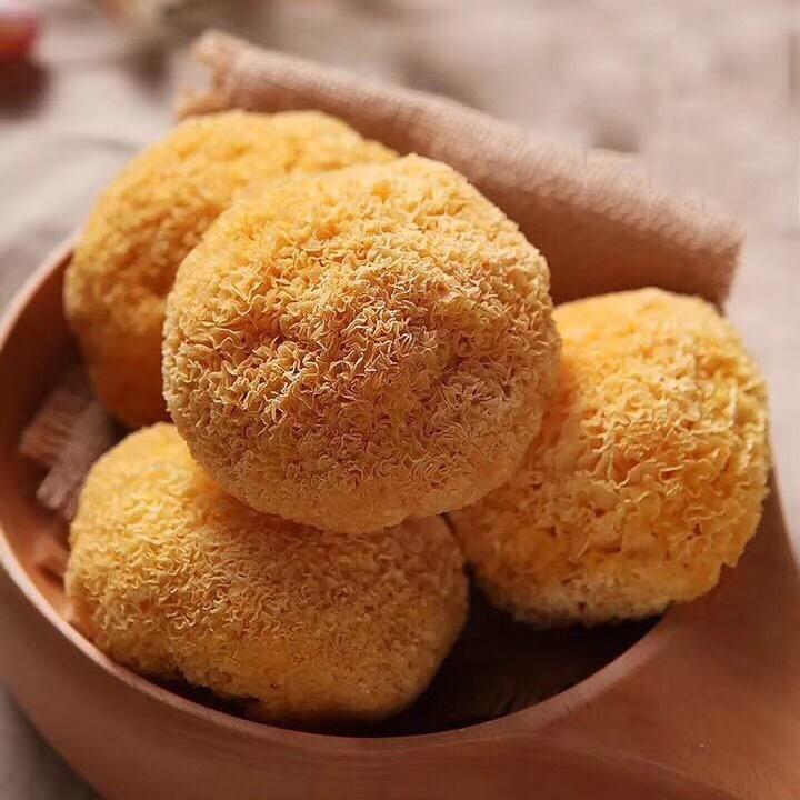 银耳桃胶皂角米雪燕羹