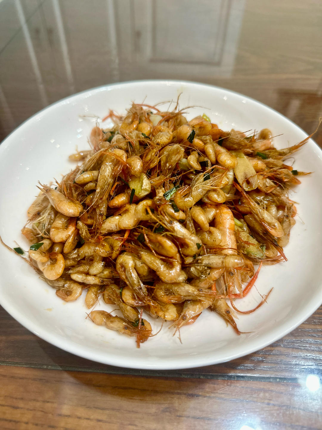 厨师长教你：“油爆小河虾”的家常做法，壳脆肉嫩，汤汁饱满